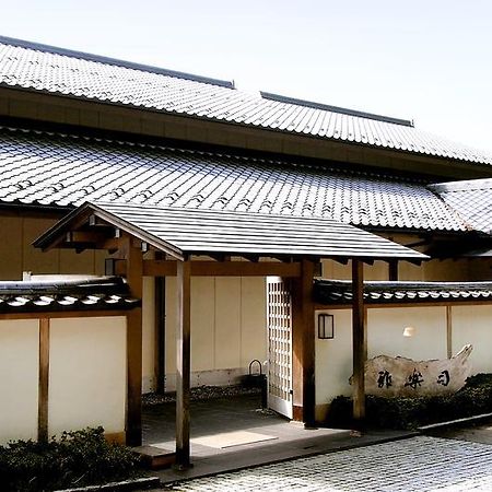 Menard Aoyama Resort: Wafukan Utatsukasa Iga Dış mekan fotoğraf